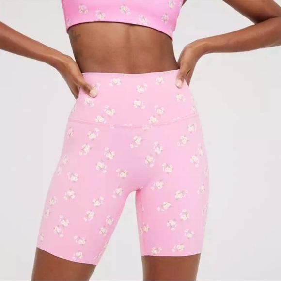 aerie Pants - NWOT Aerie Goals Printed Biker Shorts